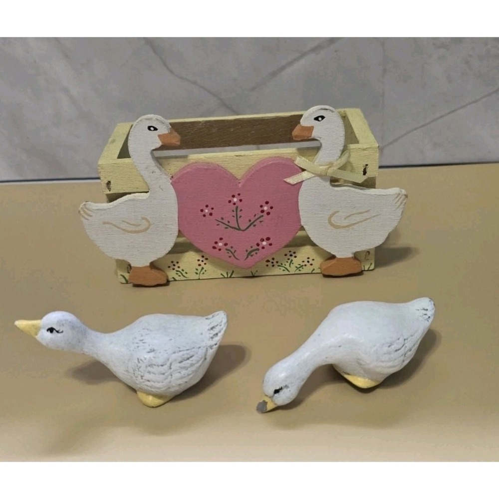 Vintage Cottage Decor Mini Basket With Geese And Heart Additional Geese Included